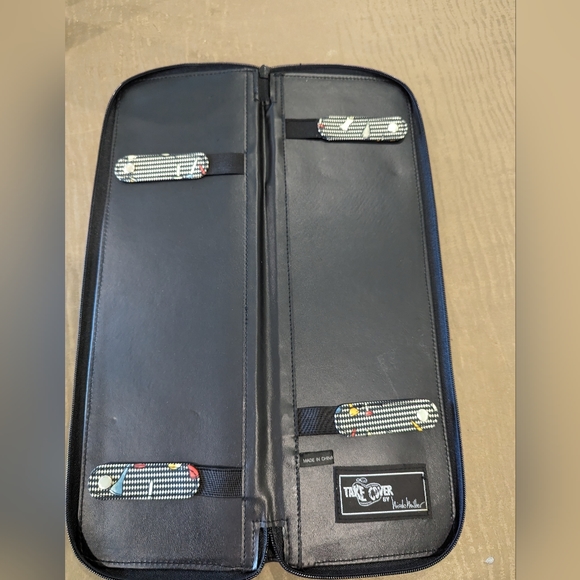 Nicole Miller travel tie case with Golf tee design. - Picture 2 of 3